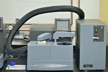 Differential scanning calorimetry (DSC)